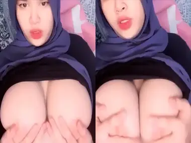 Bokep Indo Arrazyny Bibir Menggoda Hot poster