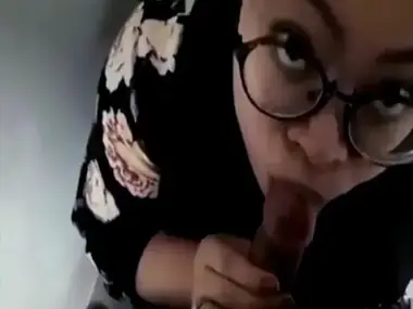 Bokep Jilbab Nyepong Di Toilet Mall Viral 2026 poster